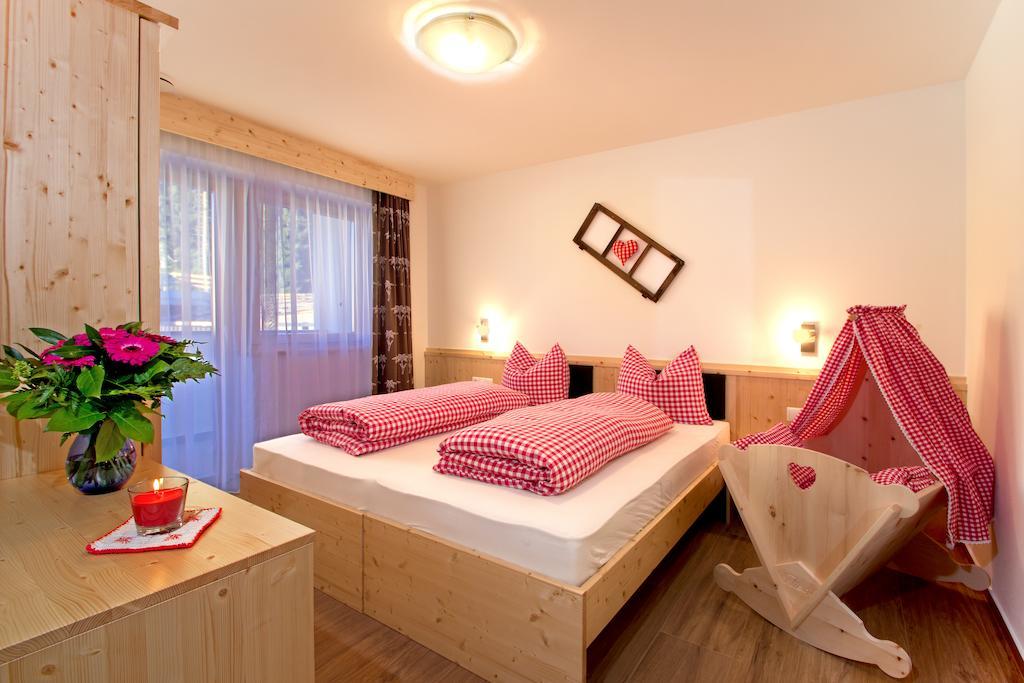 Stiflerhof Daire Falzes Oda fotoğraf